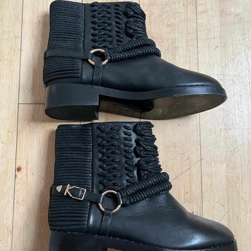 Ivy Kirzhner Bond Engineer Black Leather Rope Detail Mid Top Boots Size 7.5 Boho - Picture 5 of 10